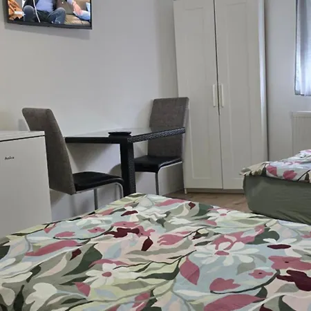 Desol Quarto em Acomodações Particulares *