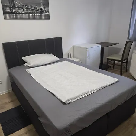 Homestay Monteurzimmer Desol Forst (Baden)